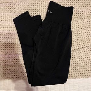 NVGTN Black Solid Seamless Leggings